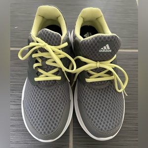 Adidas cloud form shoes ladies 7.5